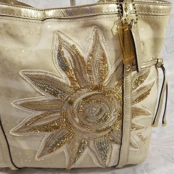 Coach Star Burst Sequin Tote🍁 - Picture 2 of 7